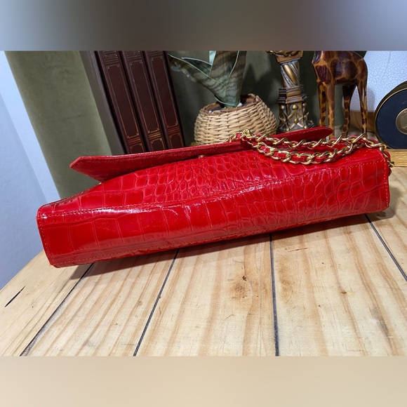 Saks’s Fifth Ave patent leather crocodile style purse - Picture 4 of 11